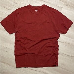 Uniqlo U Men's Red T-Shirt